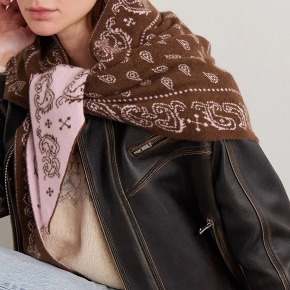 Guest in residence the wild rag - Picture 2 of 5